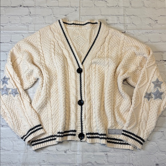 Taylor Swift Folklore cardigan - Picture 4 of 16